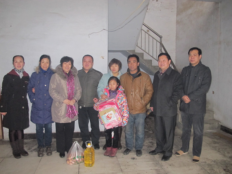 春節(jié)慰問送溫暖-黨政關(guān)懷暖人心-益和熱力公司開展“送溫暖、獻(xiàn)愛心”活動